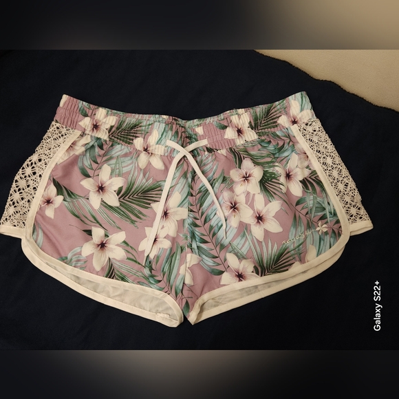 raya sun Pants - Raya Sun Lilac Floral Swim Shorts Size XL.   #C03